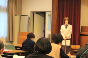 開講式の様子（高知県立大学地域教育研究センター長）