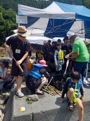 川イベントの様子２