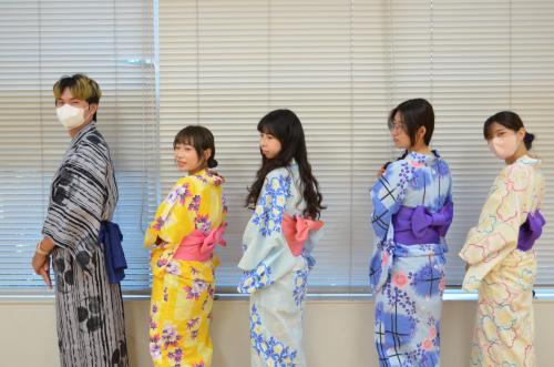 土佐女子着付け（後ろ姿）