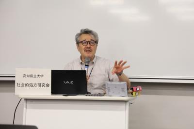 講演の様子４