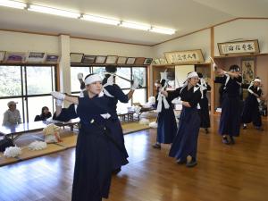 太刀踊り練習の様子