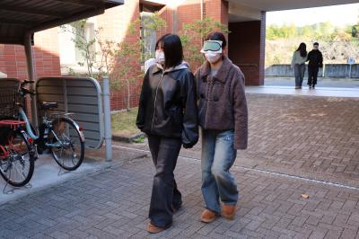 手引き歩行の様子