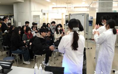 看護学部（手洗い指導）