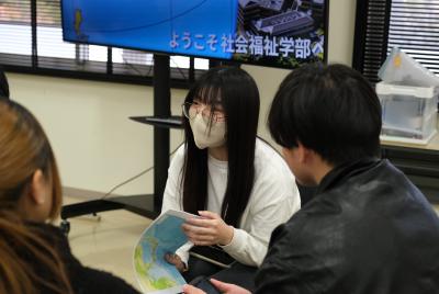 王さん（社福学生と）