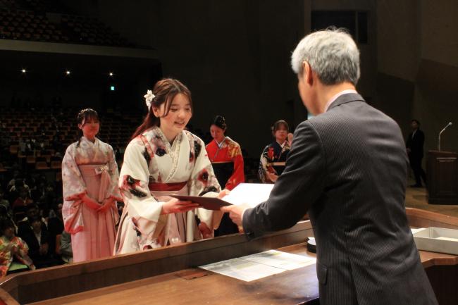 学部・研究科別証書・学位授与式２