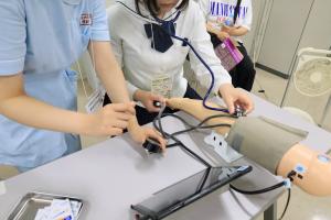 看護体験の様子