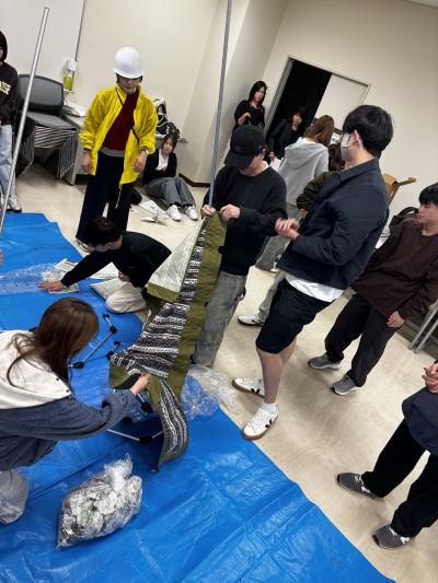 簡易ベッド設営の様子