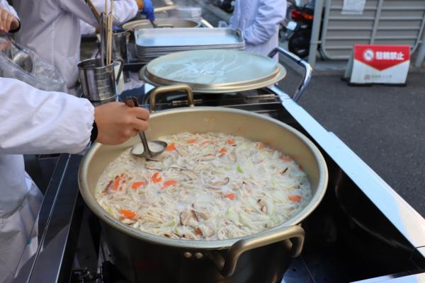 非常食の試食をして訓練終了